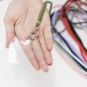 Uniwersalna tasiemka/smycz na szyję do telefonu szara