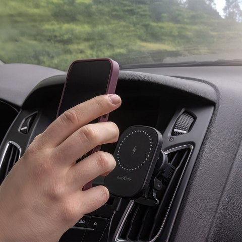 Maxlife uchwyt samochodowy do kratki MXCH-16 magnetyczny z ładowaniem bezprzewodowym czarny 15W