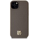 Etui DKNY Leather Pattern Metal Logo MagSafe na iPhone 15 Plus / 14 Plus - brązowe