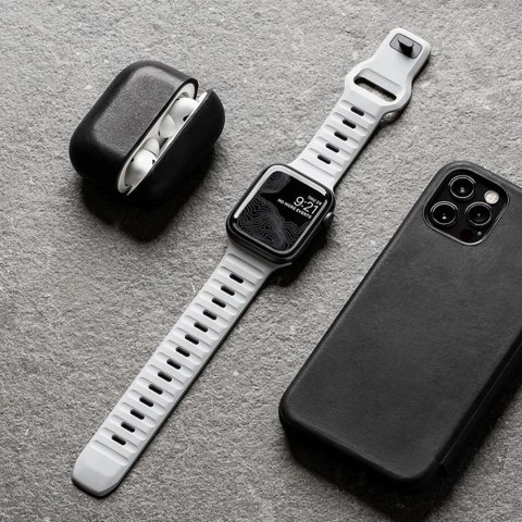 Pasek Tech-Protect IconBand Line na Apple Watch 4 / 5 / 6 / 7 / 8 / 9 / SE / Ultra 1 / 2 (42/44/45/49 mm) - czarny