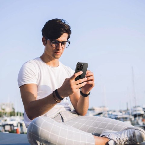 Osłona Aparatu Spigen Optik Pro GLAS.TR "EZ FIT" Camera Protector 2-PACK na iPhone 16 Pro / Pro Max - brązowa