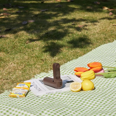 Mini wentylator Jisulife Handheld Fan Life8 przenośny wiatraczek USB z funkcją powerbanka 2000mAh i latarką - brązowy