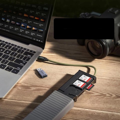 Czytnik kart pamięci Ugreen 2w1 z organizerem - szary