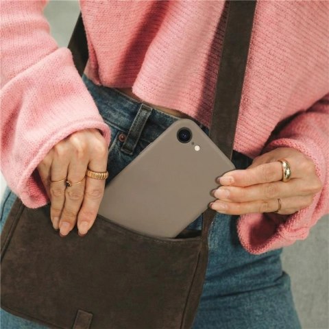 Etui Tech-Protect Liquid Silicone MagSafe na iPhone 16e - brązowe