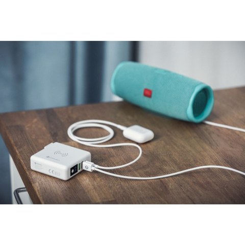 Wielofunkcyjna ładowarka Forcell F-Energy 4w1 2 x USB A + USB C 15W + power bank 8000mAh + ładowanie bezprzewodowe biała
