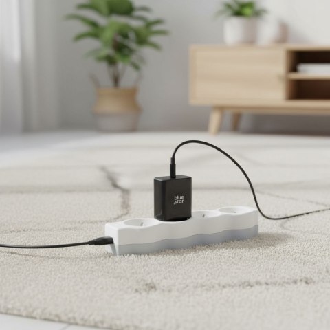Ładowarka sieciowa do telefonu Blue Star USB C QC4.0 PD 3A 35W TFB-TC-35WPD czarna