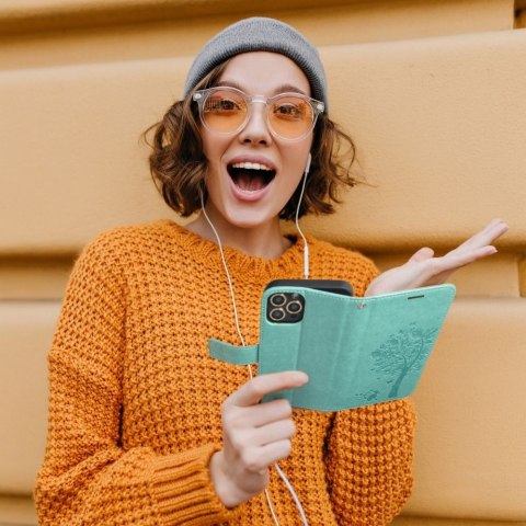 Etui z klapką na iPhone 13 Mezzo Book drzewo zielone