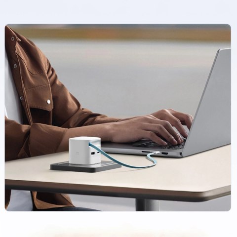 Ładowarka sieciowa Cuktech AD653W 67 W GaN 2x USB-C + USB-A ze zwijanym kablem USB-C 70 cm - biała