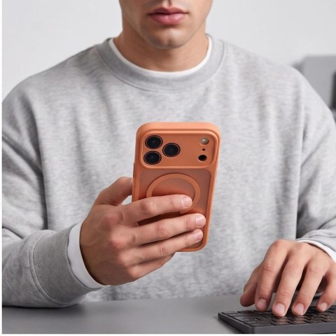 Etui Tech-Protect BasicMag MagSafe na iPhone 17 Pro Max / 18 Pro Max - pomarańczowe matowe