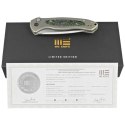 Nóż składany WE Knife Button Lock Kitefin LE No 110/157 Green Titanium/Jungle Wear Fat Carbon, Hand Polished Satin CPM 20CV (WE1